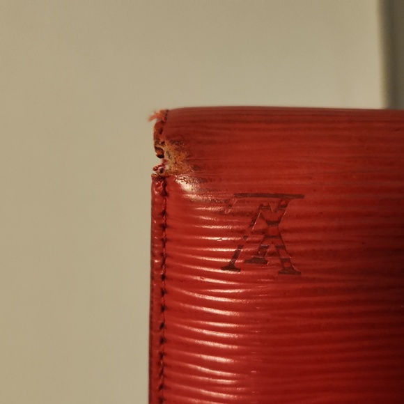 Red LV Louis Vuitton Epi Kiss Wallet - Picture 5 of 12